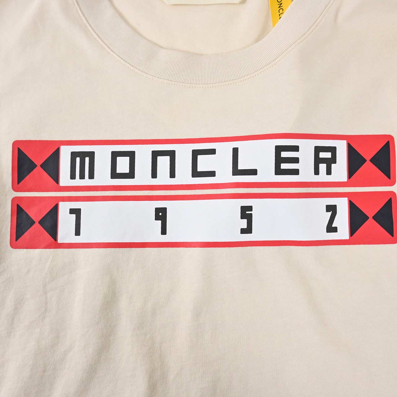 ★モンクレール MONCLER Tシャツ 8D00002 829HP 002 クリーム メンズ