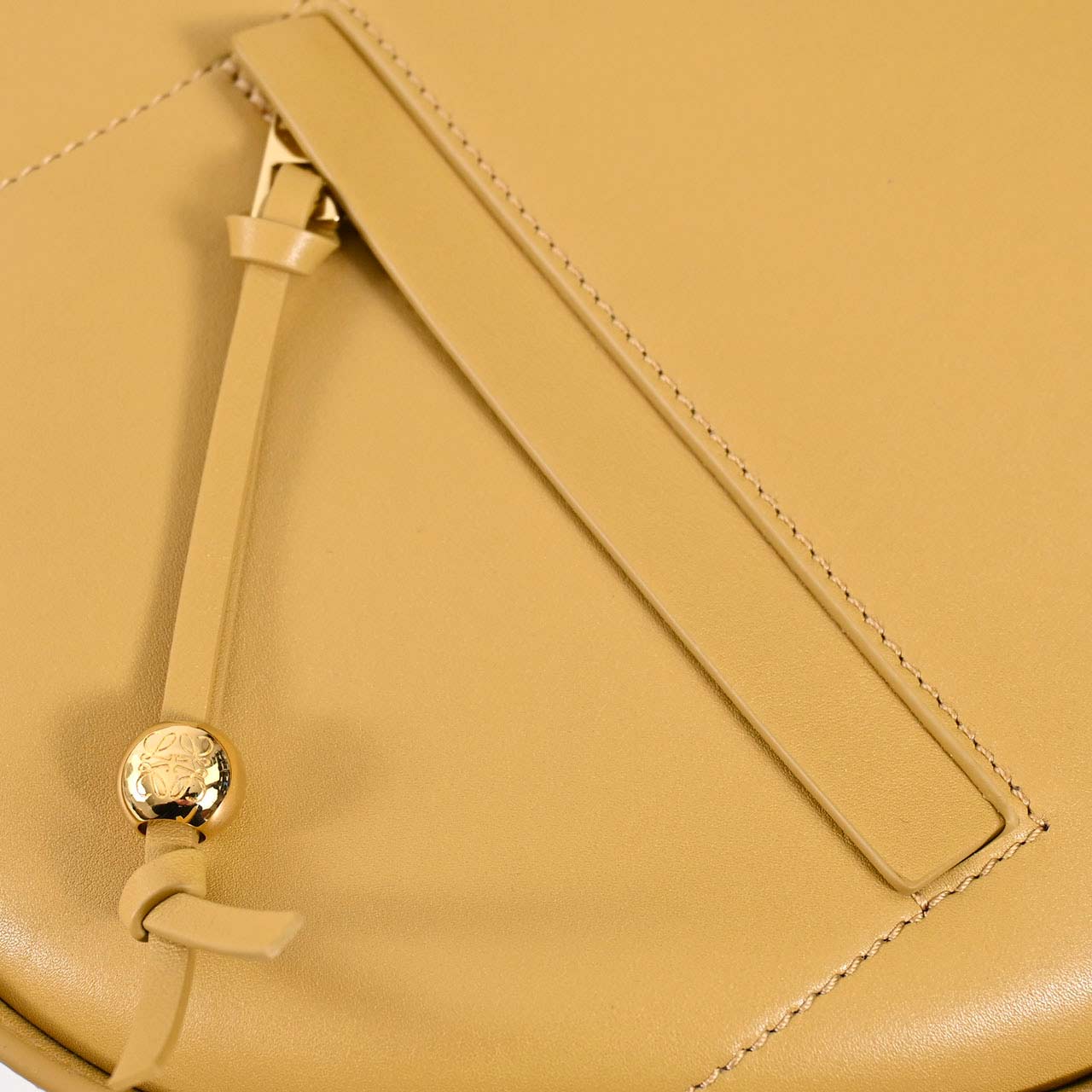 ★ロエベ LOEWE ショルダーバッグ ハンモック スライス A538HHSX01 6715 ベージュ 2025SS レディース