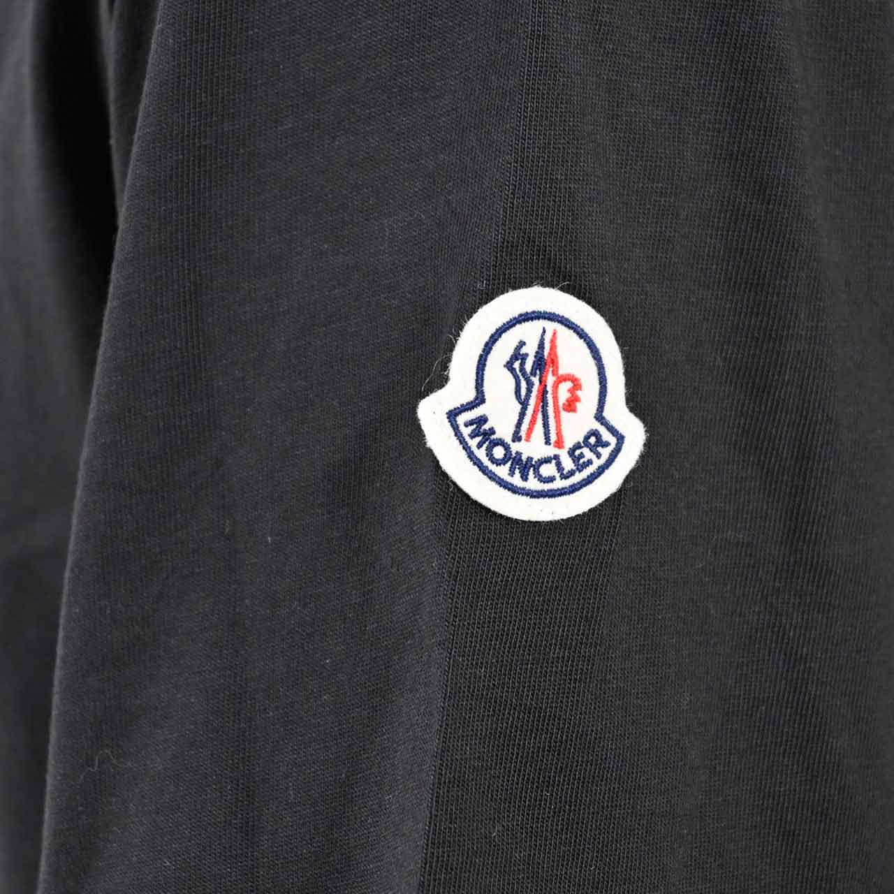 ★モンクレール MONCLER Tシャツ 8C00015 8390T 999 ブラック メンズ