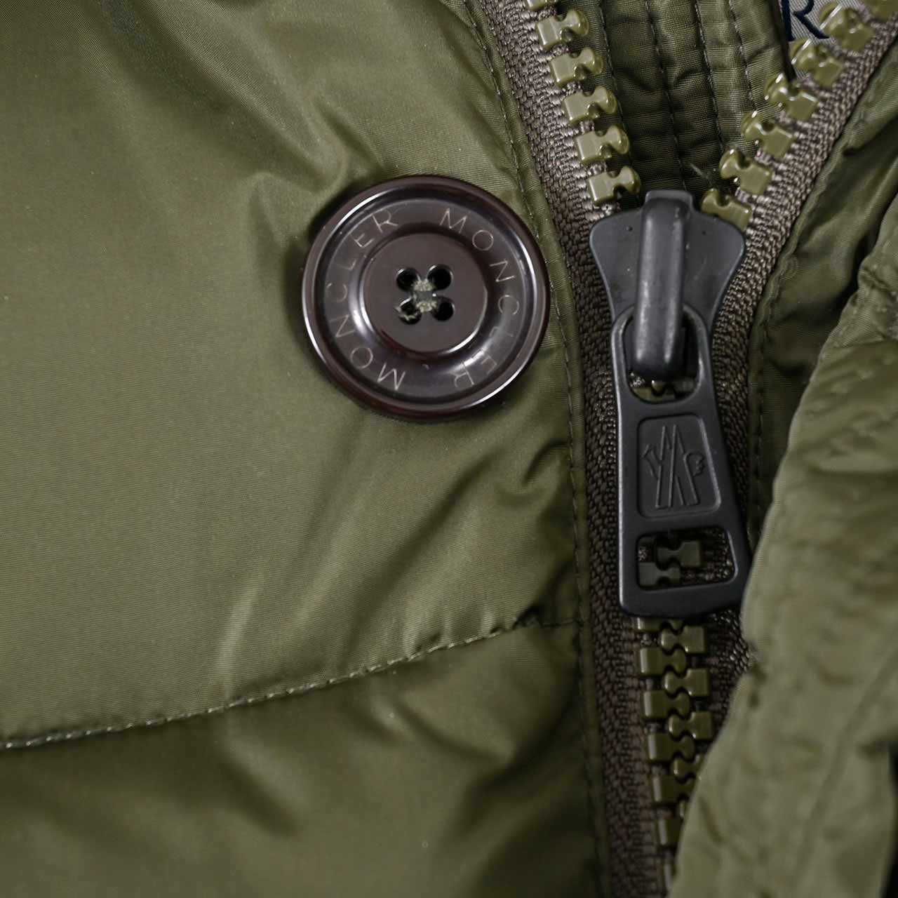 ★モンクレール MONCLER ダウンコート Cluny 835 グリーン メンズ