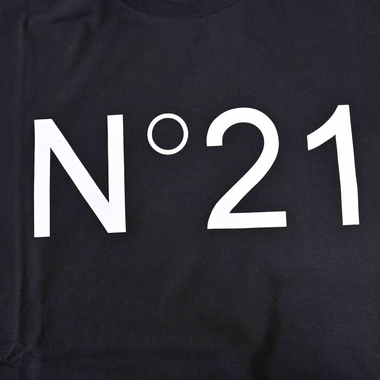 ★ヌメロ ヴェントゥーノ No.21 Tシャツ 25SU F051 6328 ブラック  メンズ