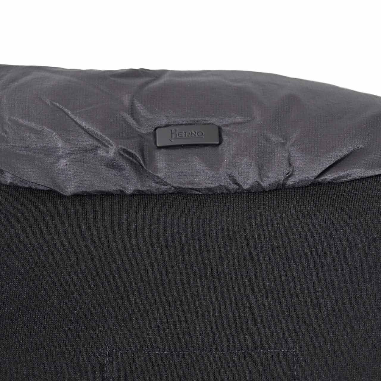 ★ヘルノ HERNO ダウンベスト PI001296U 12812Z 9300 ブラック メンズ