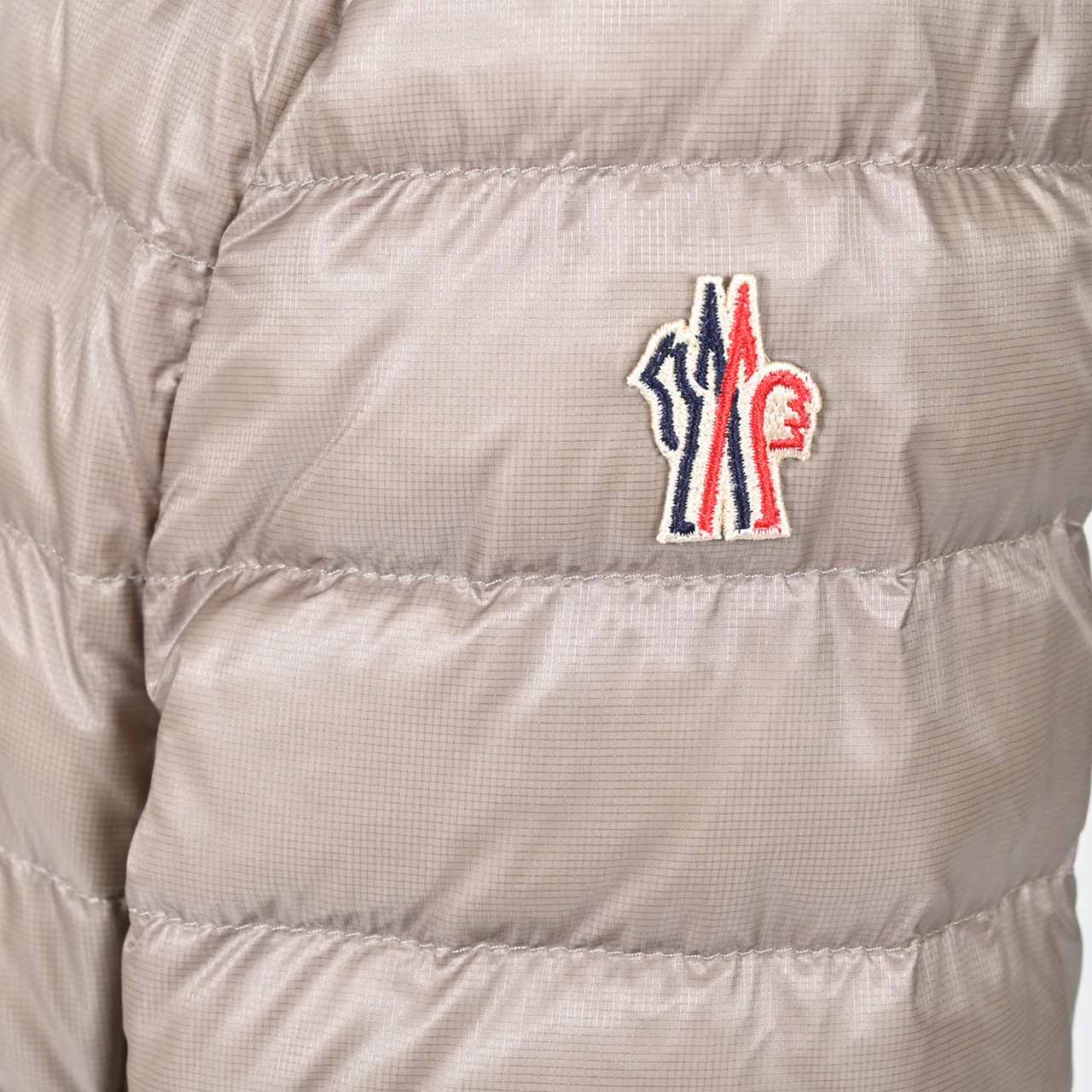 ★モンクレール グルノーブル MONCLER GRENOBLE ダウンジャケット 595B1 1A000 05 22D グレー 2023年秋冬 レディース