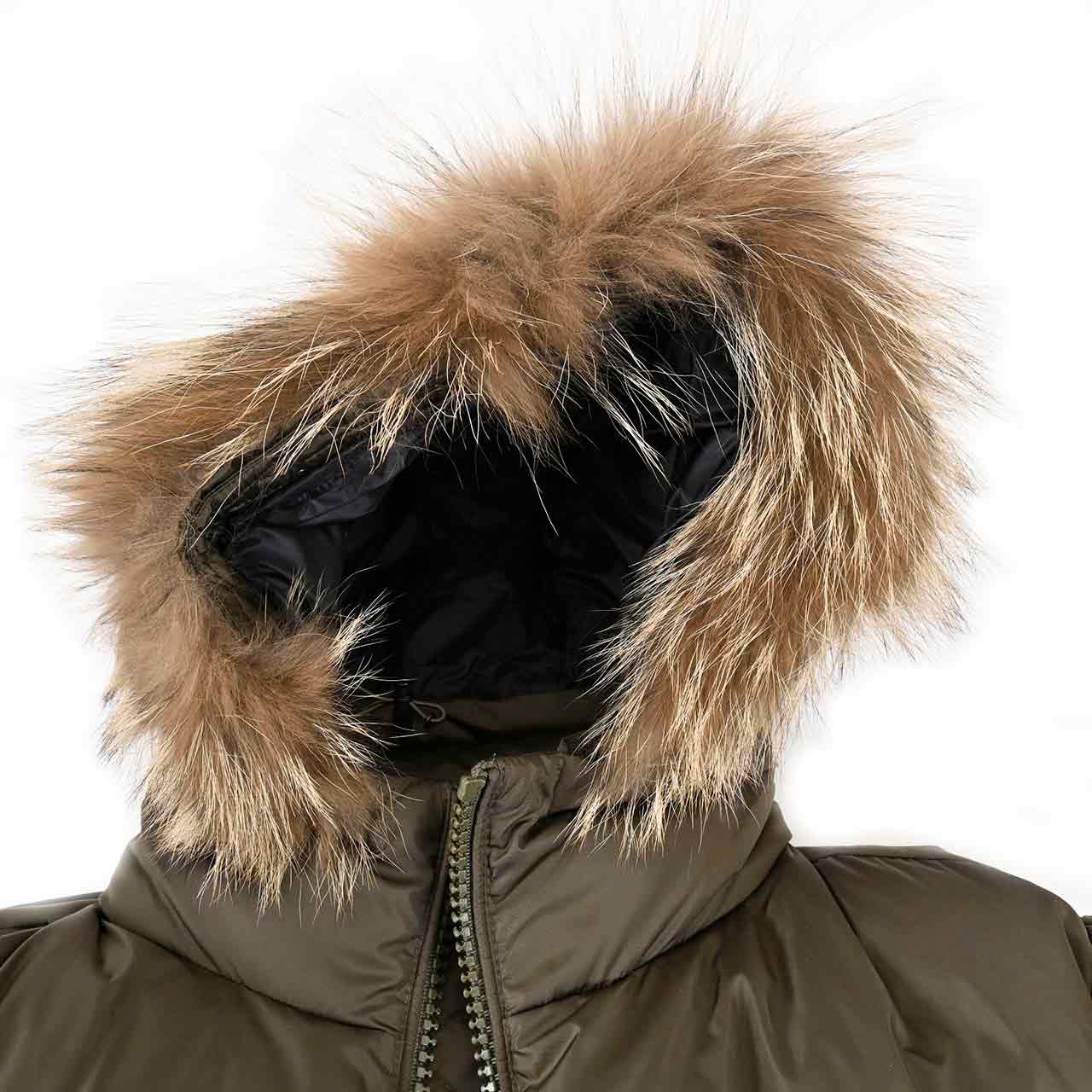 ★モンクレール MONCLER ダウンジャケット MARQUE 256 グリーン 年秋冬 メンズ