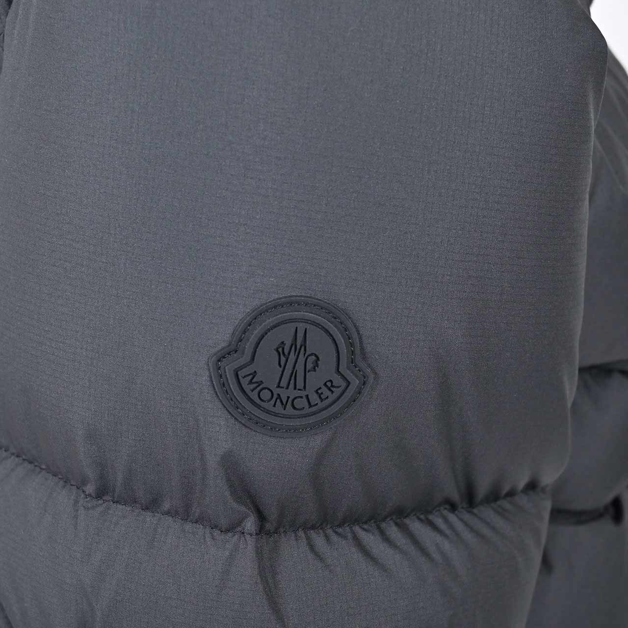 ★モンクレール MONCLER ダウンジャケット YSER 999 1A000 24 596IU ブラック 2023AW レディース